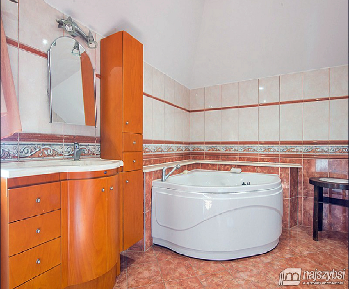 GOLENIÓW - dom z dwoma garażami na cichym osiedlu (23)