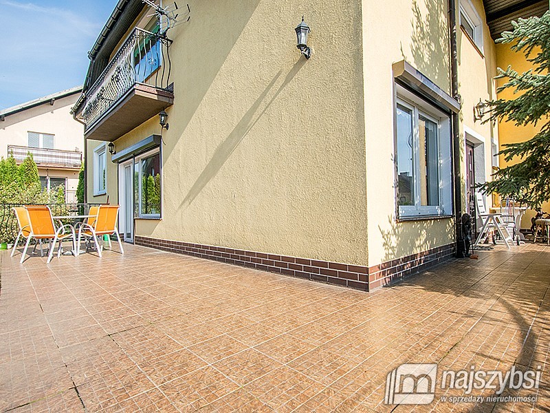 GOLENIÓW - dom z dwoma garażami na cichym osiedlu (4)