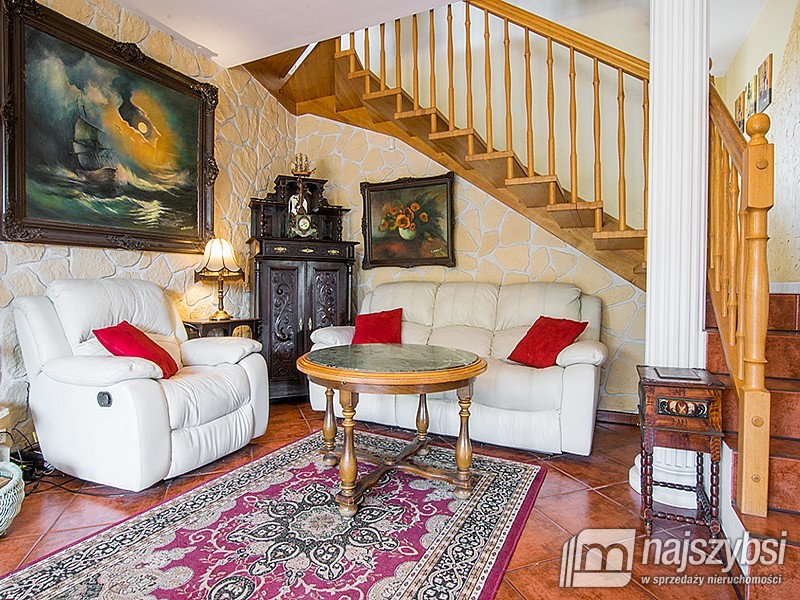 GOLENIÓW - dom z dwoma garażami na cichym osiedlu (6)