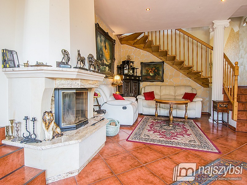 GOLENIÓW - dom z dwoma garażami na cichym osiedlu (7)