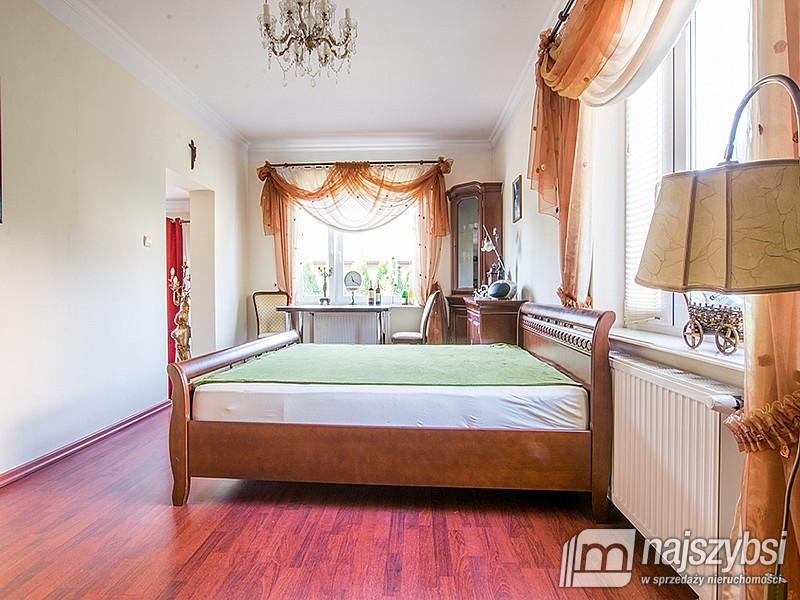 GOLENIÓW - dom z dwoma garażami na cichym osiedlu (9)