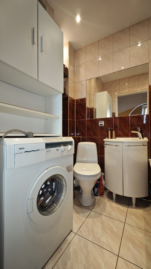 3-4 pok, 53,40m2, 3piętro, niski blok ul.Kadłubka (13)