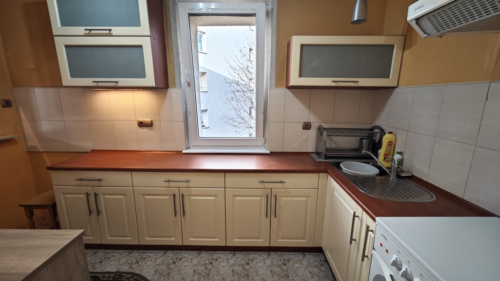 3-4 pok, 53,40m2, 3piętro, niski blok ul.Kadłubka (10)