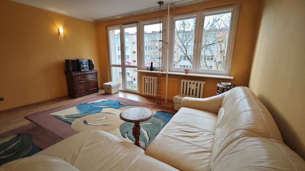 3-4 pok, 53,40m2, 3piętro, niski blok ul.Kadłubka (5)