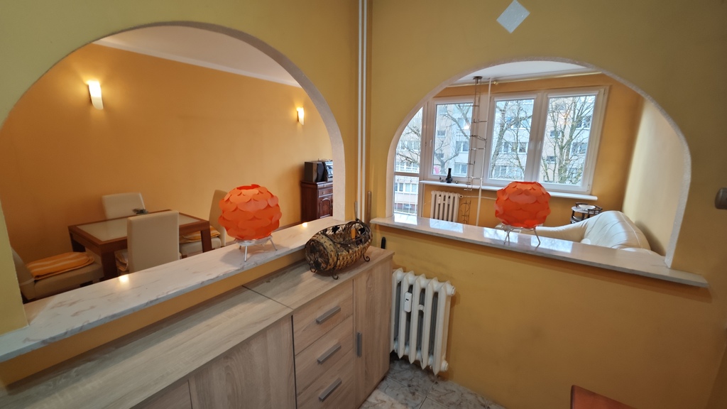 3-4 pok, 53,40m2, 3piętro, niski blok ul.Kadłubka (8)