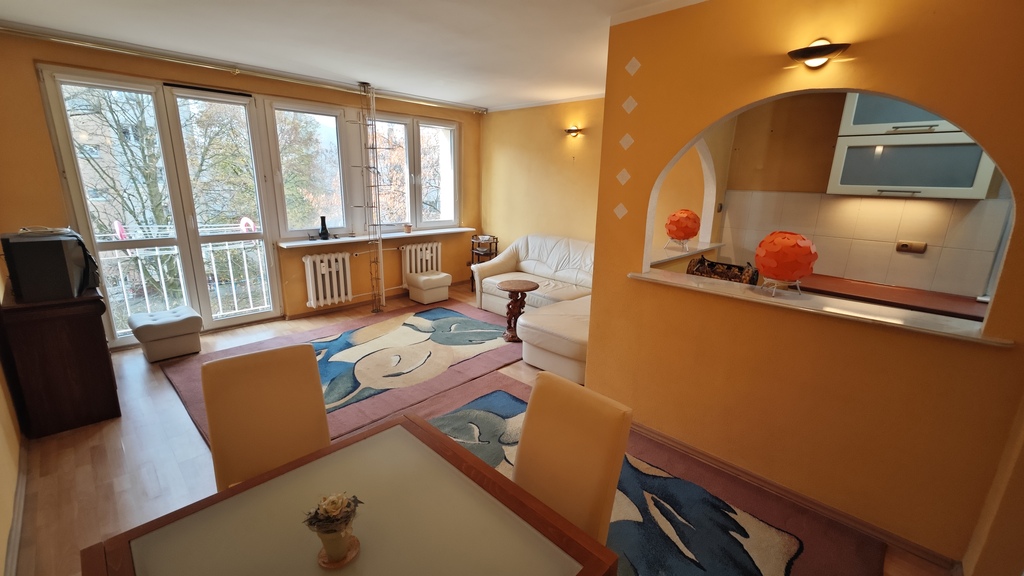 3-4 pok, 53,40m2, 3piętro, niski blok ul.Kadłubka (3)