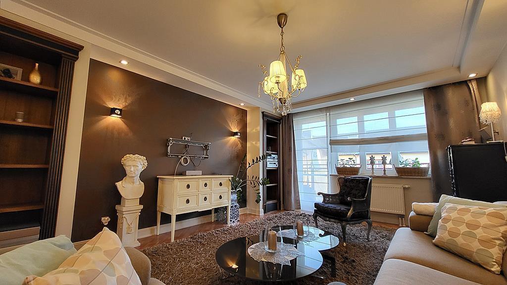 Piękne mieszkanie 4. pokojowe na os. Majowym. (1)