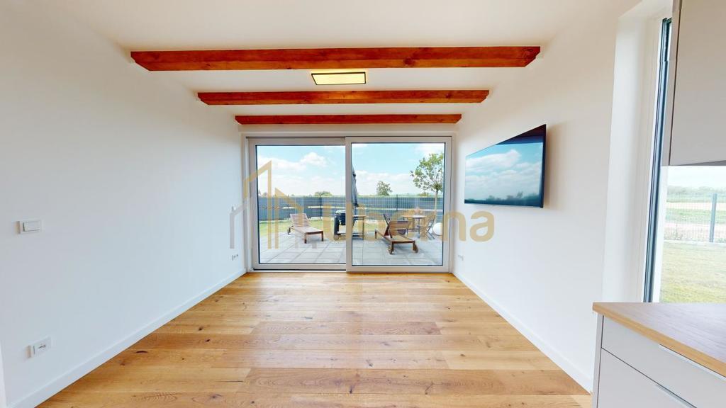 Dom stan dewelop. z widokiem na jezioro (4)