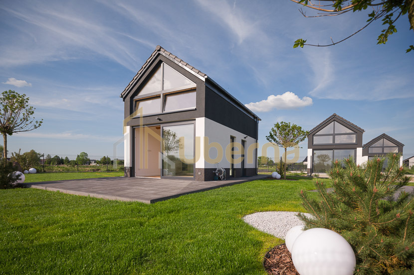 Dom stan dewelop. z widokiem na jezioro (1)