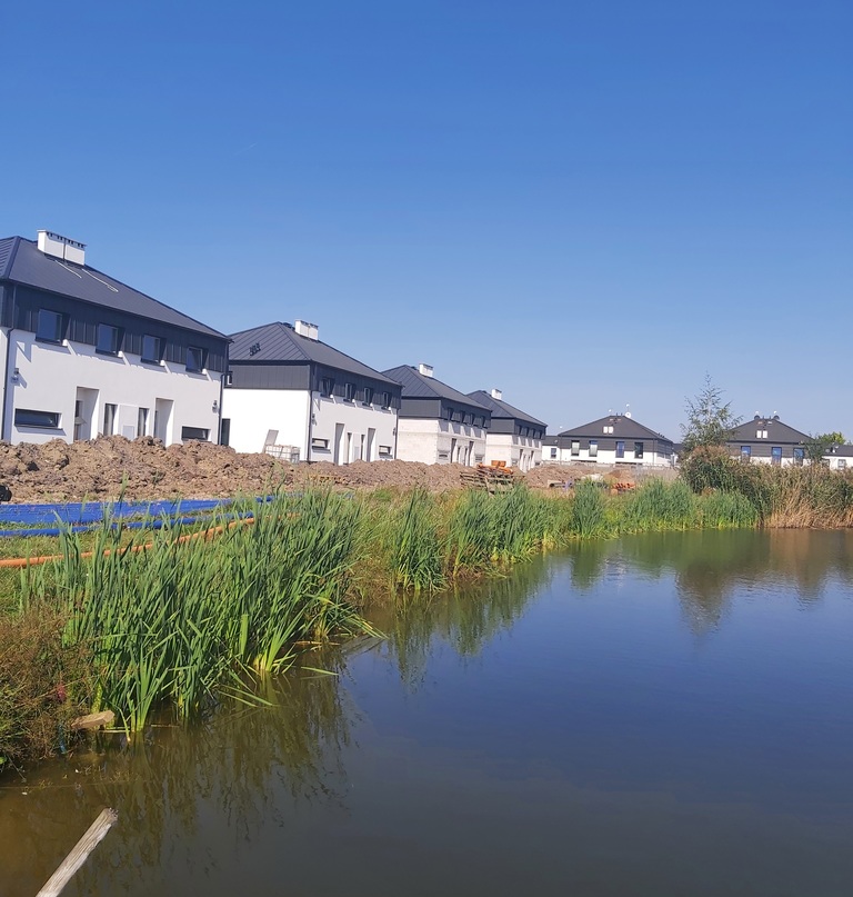 Malowniczo usytuowane bliźniaki na Mierzynie (10)