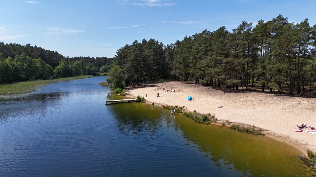 Działka z prywatnym jeziorem i 19 ha Natury (3)