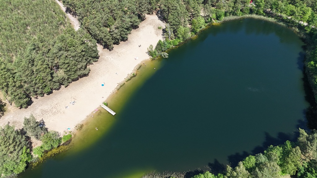 Działka z prywatnym jeziorem i 19 ha Natury (6)