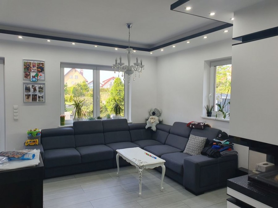 DOM W ZABUDOWIE SZEREGOWEJ OS. PYRZYCKIE (5)