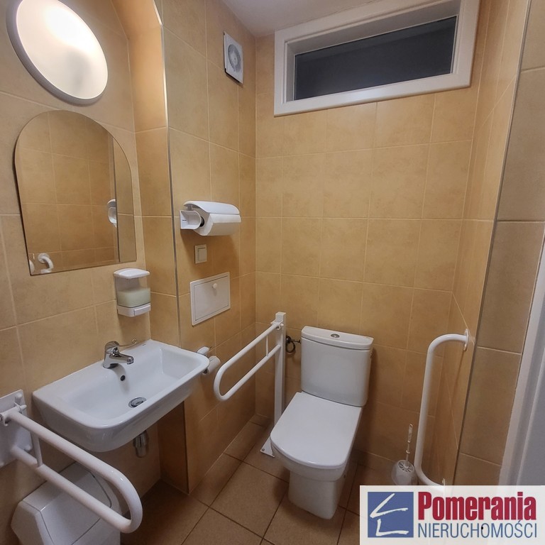 Stare Miasto, gabinet w lokalu medycznym, parter (5)