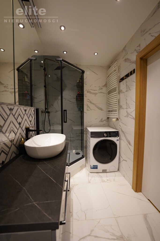 Os. zamknięte, 3 pok, 2 balkony, garaż (12)