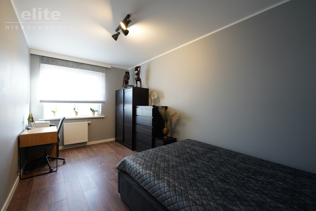 Os. zamknięte, 3 pok, 2 balkony, garaż (16)