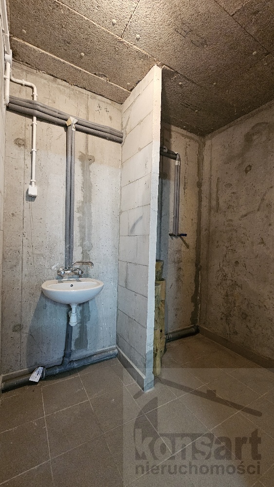 Lokal w podziemiu Apartamenty Pod Zegarem (3)