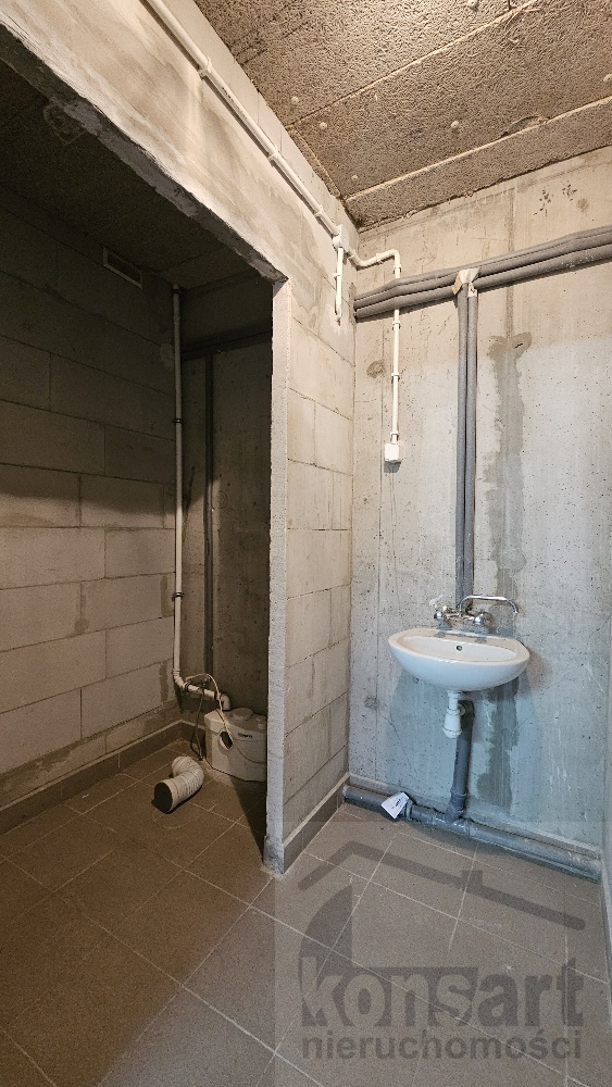 Lokal w podziemiu Apartamenty Pod Zegarem (4)