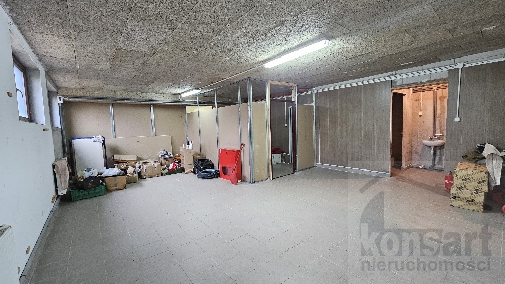 Lokal w podziemiu Apartamenty Pod Zegarem (1)