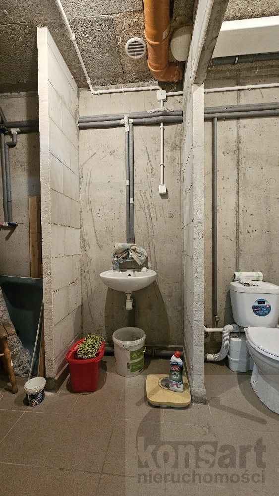 Lokal w podziemiu Apartamenty Pod Zegarem (7)