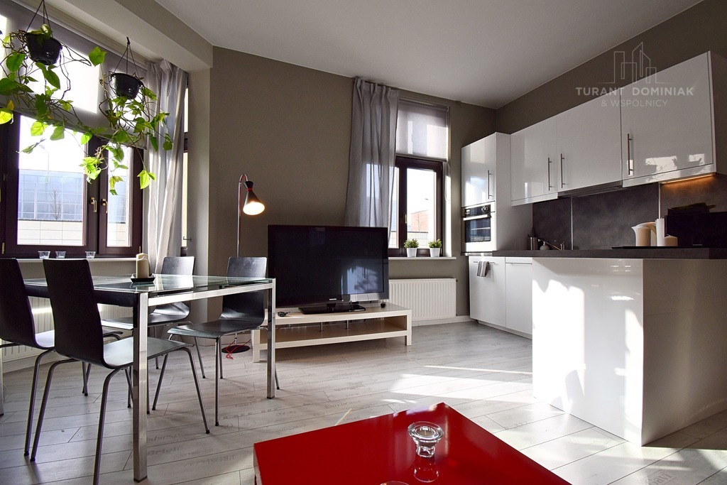 Nowoczesne trzypokojowe mieszkanie (1)