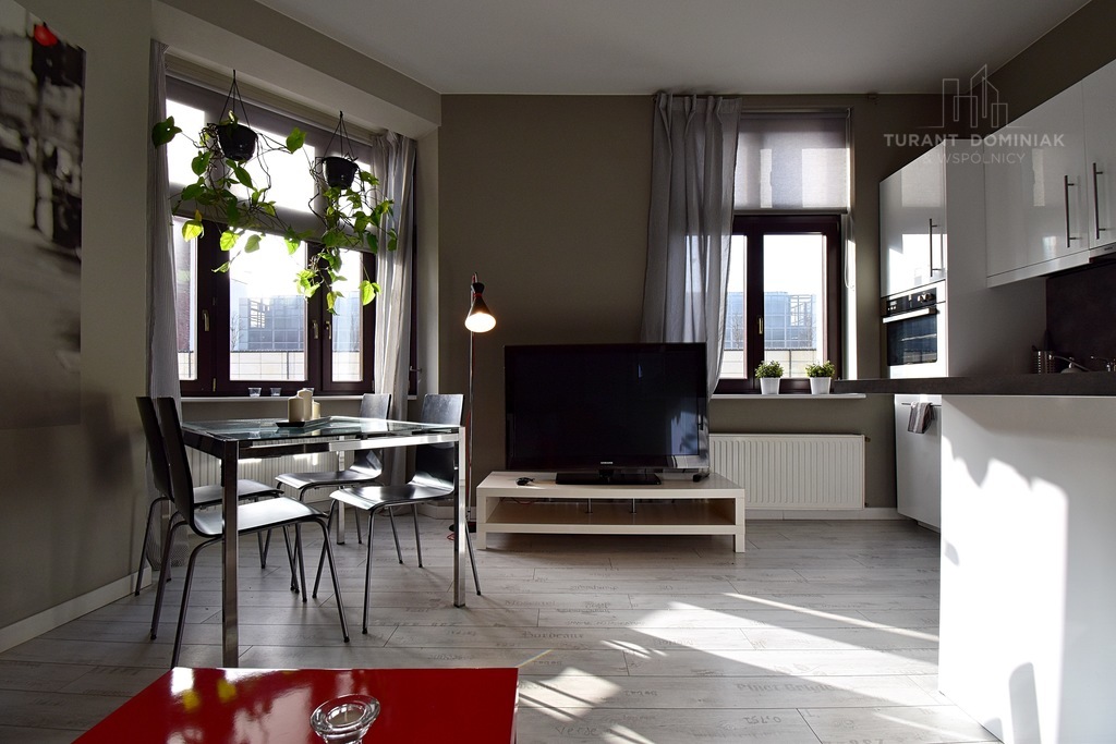 Nowoczesne trzypokojowe mieszkanie (2)