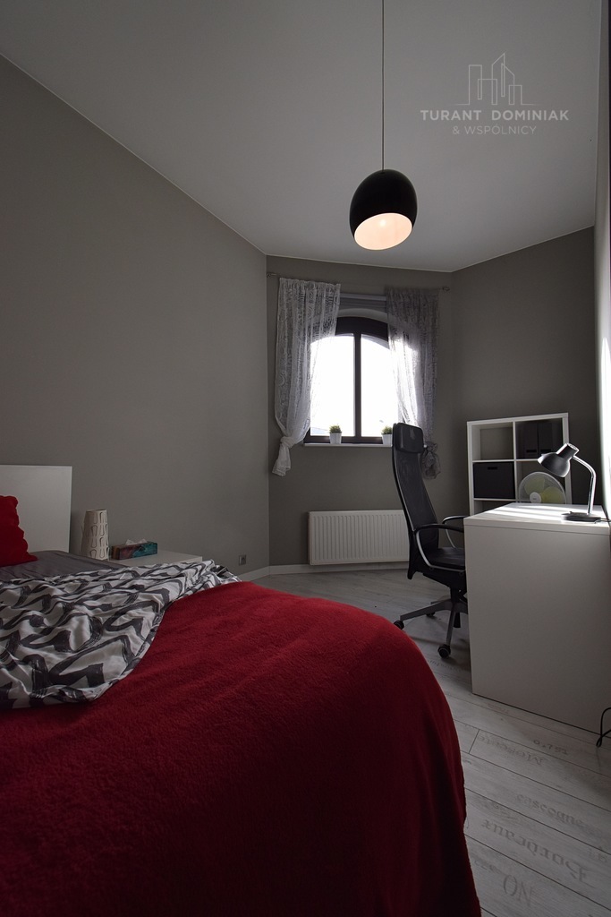 Nowoczesne trzypokojowe mieszkanie (12)