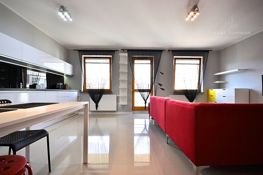 Słoneczna, nowoczesna kawalerka z balkonem (6)