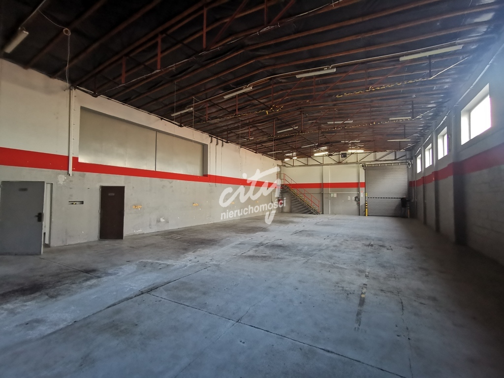 Prawobrzeże, Hala + plac manewrowy 1070 m2. (1)