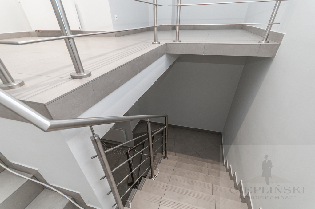 DUŻY LOKAL 100 METRÓW OD CH KASKADA (23)