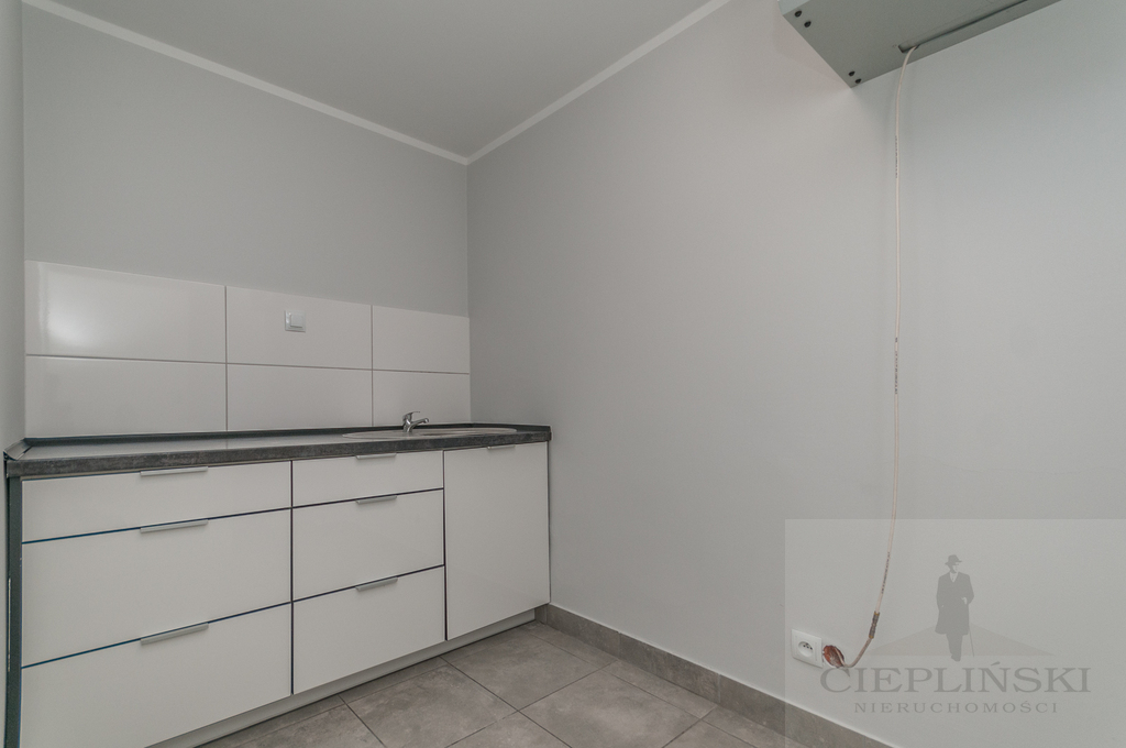 DUŻY LOKAL 100 METRÓW OD CH KASKADA (6)