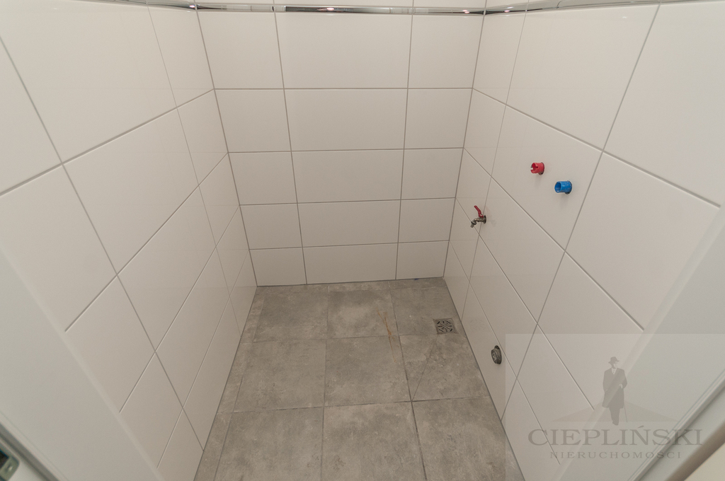 DUŻY LOKAL 100 METRÓW OD CH KASKADA (7)