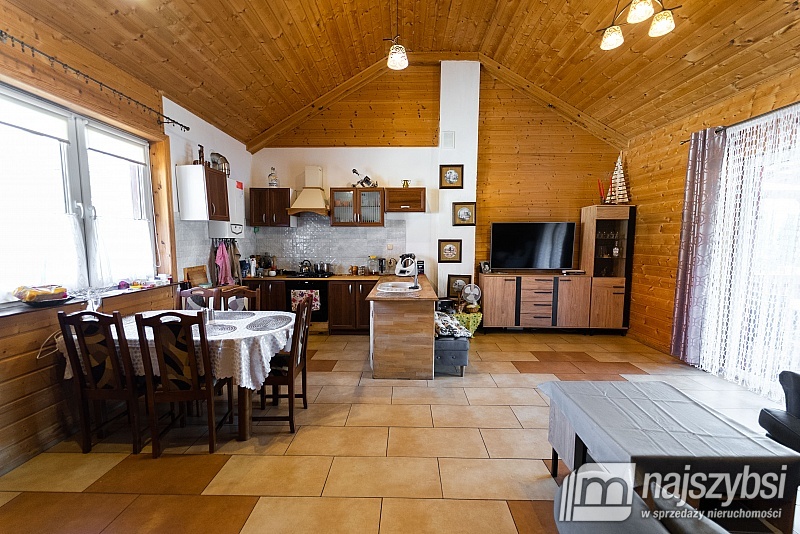 LIPIANY - PRZEPIĘKNY DREWNIANY DOM NAD JEZIOREM (13)