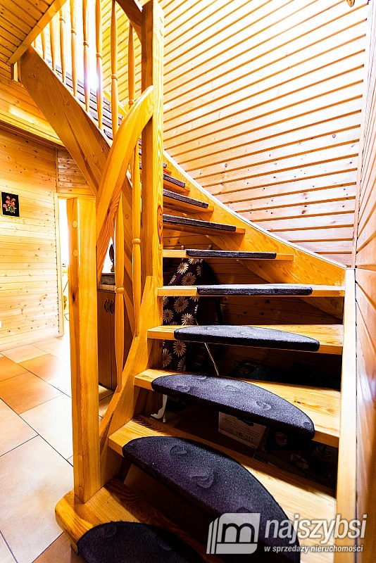 LIPIANY - PRZEPIĘKNY DREWNIANY DOM NAD JEZIOREM (6)