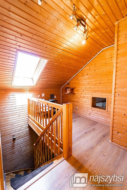 LIPIANY - PRZEPIĘKNY DREWNIANY DOM NAD JEZIOREM (7)
