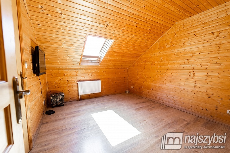 LIPIANY - PRZEPIĘKNY DREWNIANY DOM NAD JEZIOREM (9)