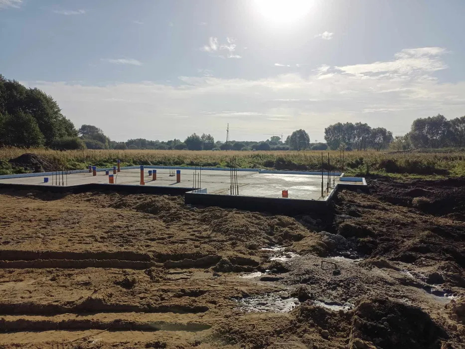 Działka 1050 m2 z rozpoczętą budową (1)