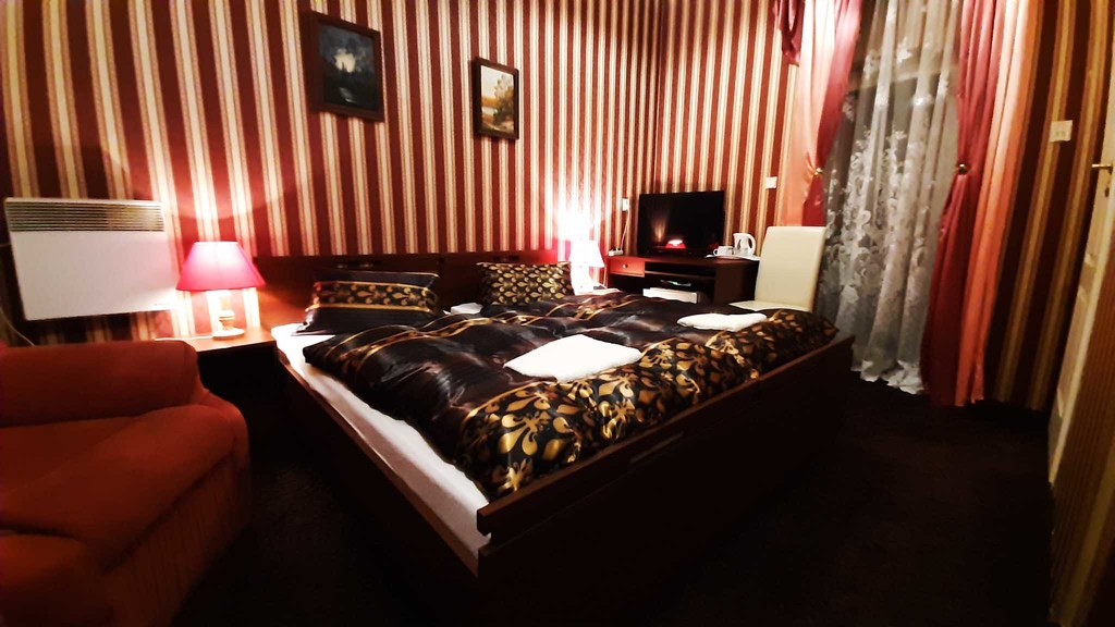 Dom z lokalem gastronomicznym (10)