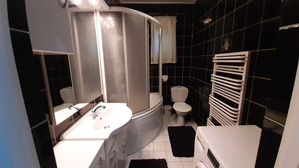 Dom z lokalem gastronomicznym (13)