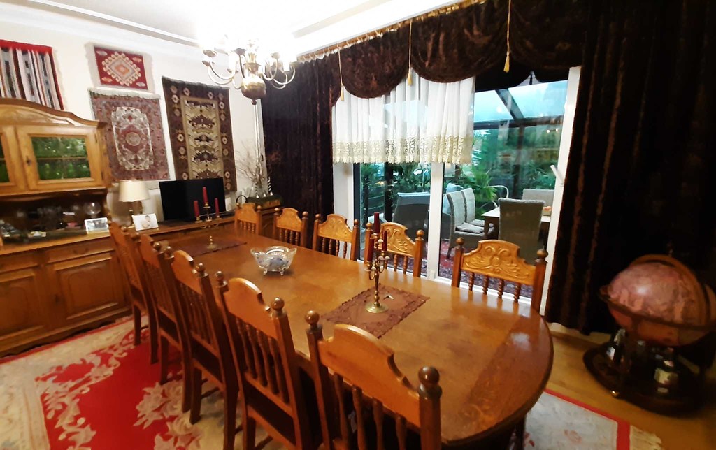 Dom z lokalem gastronomicznym (1)