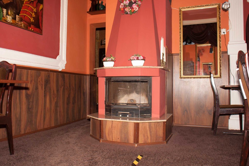 Dom z lokalem gastronomicznym (16)