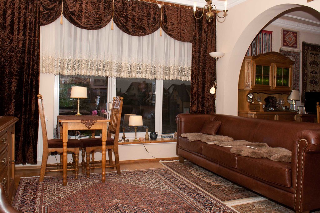 Dom z lokalem gastronomicznym (3)