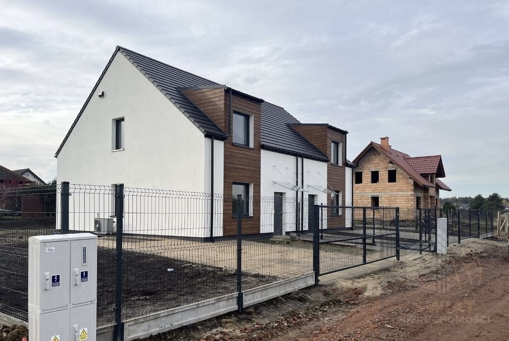 Energooszczędny bliźniak z ogrodem w Dołujach (1)