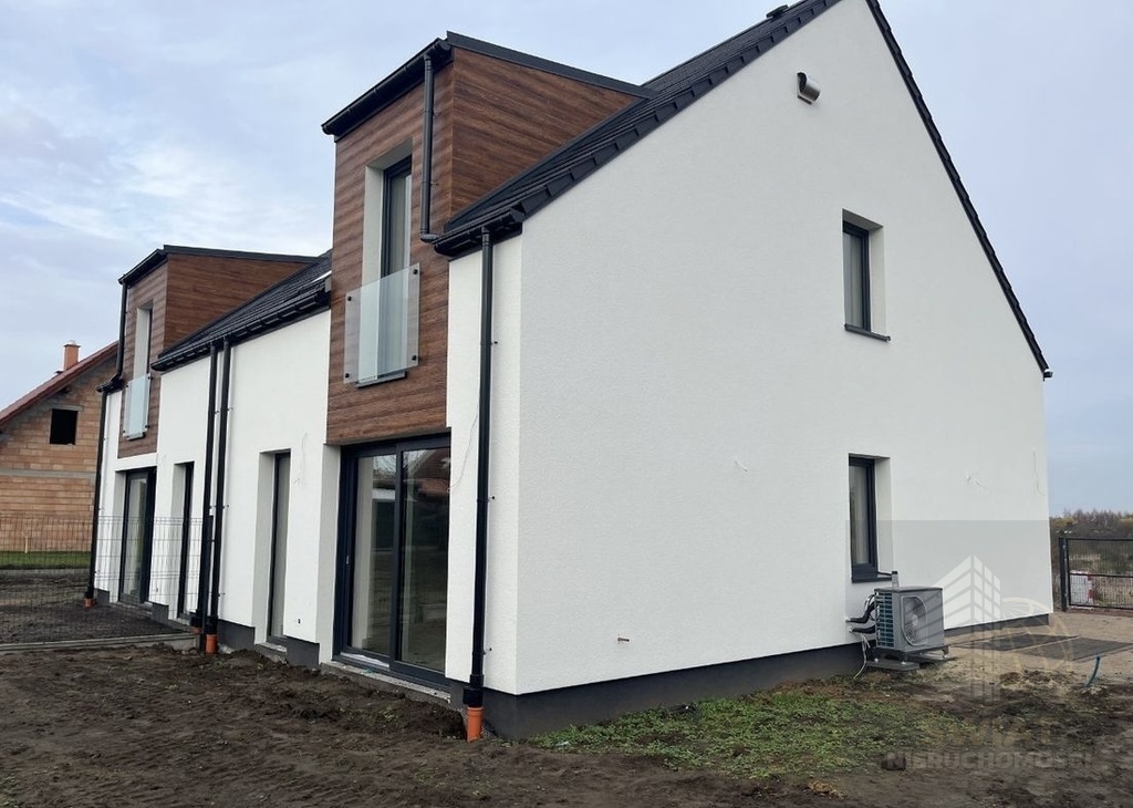 Energooszczędny bliźniak z ogrodem w Dołujach (3)