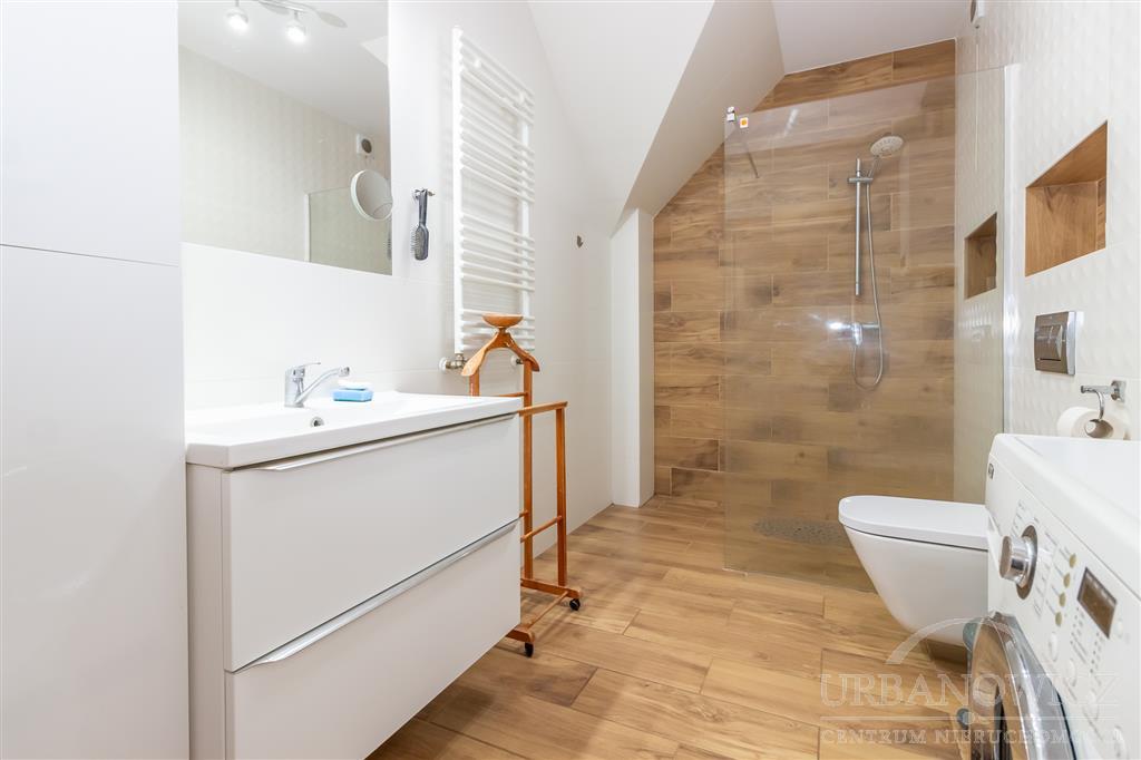 3-pok. mieszkanie z loggią i ogrodem w Darłowie. (8)