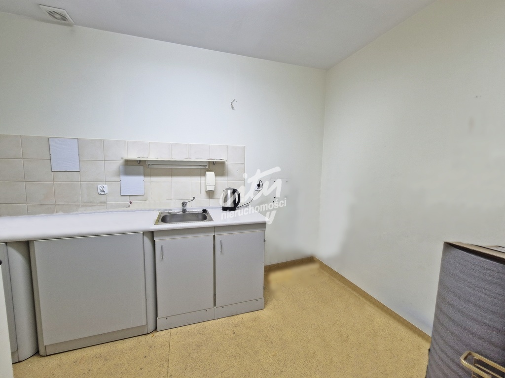 Stare Maisto, lokal do wynajęcia (2)