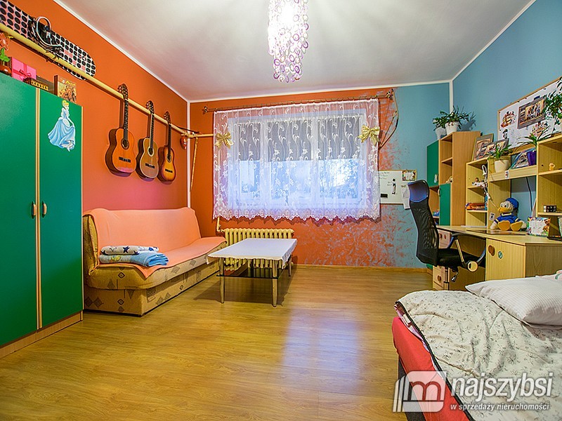 Duży dom z potencjałem (10)