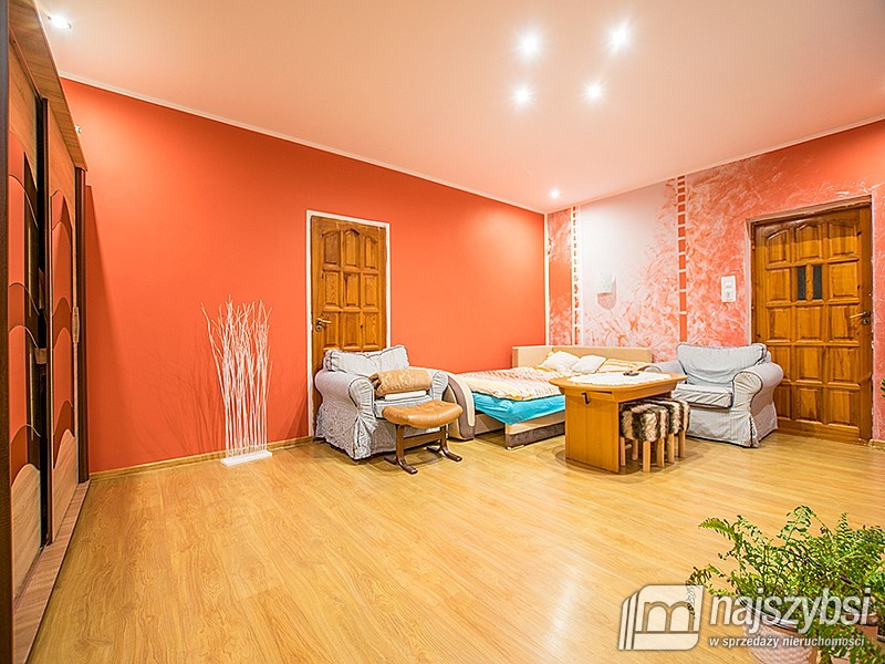 Duży dom z potencjałem (3)