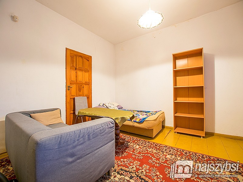 Duży dom z potencjałem (4)