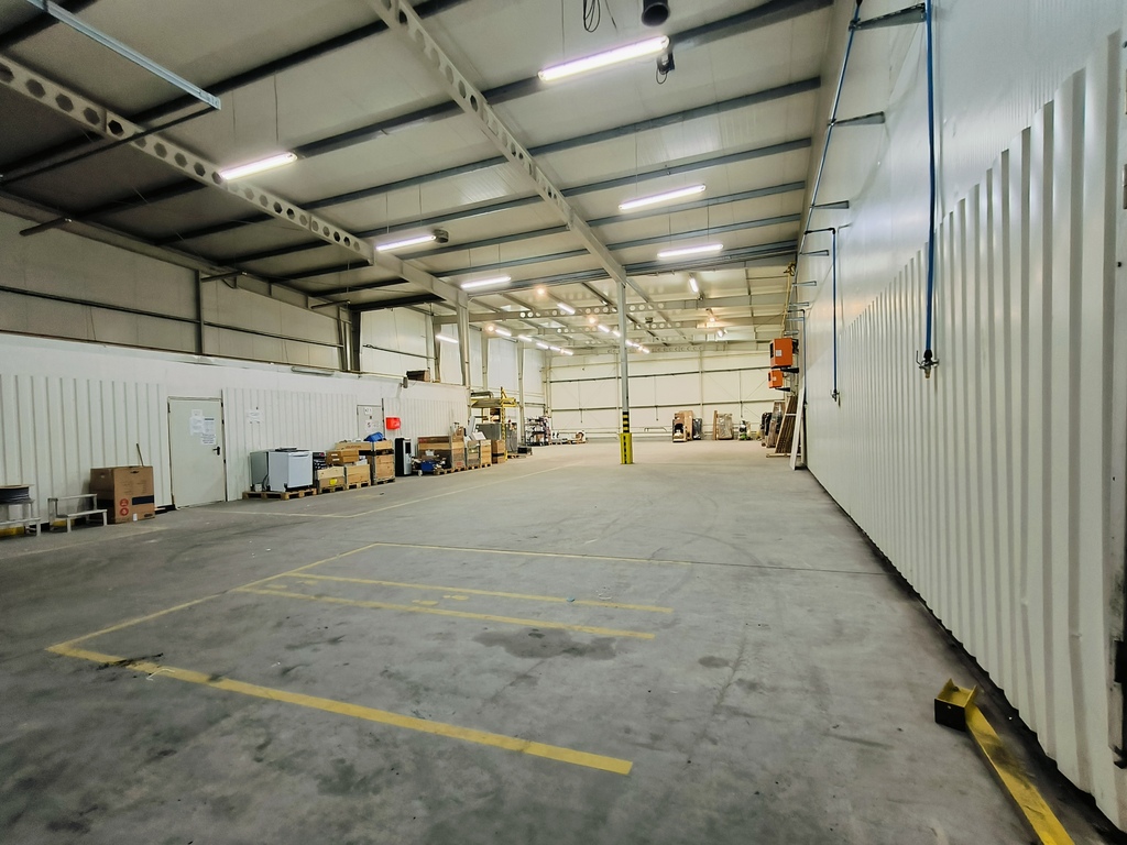 Obiekt magazynowo-biurowy I Chłodnie I Dąbie (1)